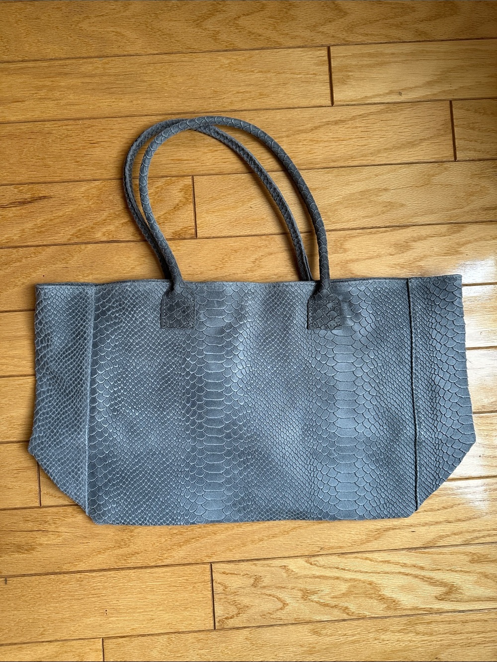 Grey Snake-Effect Tote Bag with Double Handles